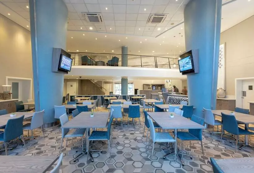 Отель Stayeasy Mbombela