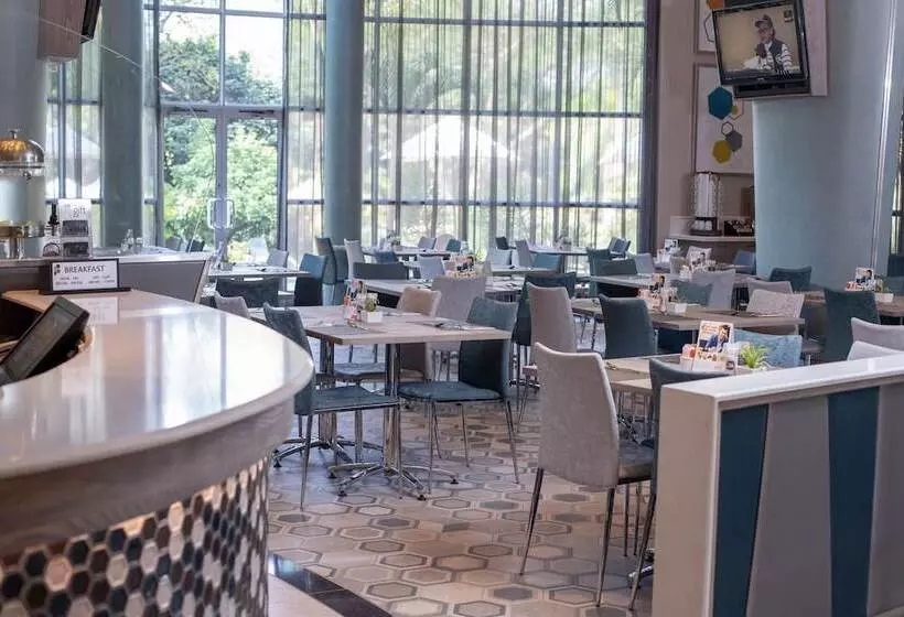 Отель Stayeasy Mbombela