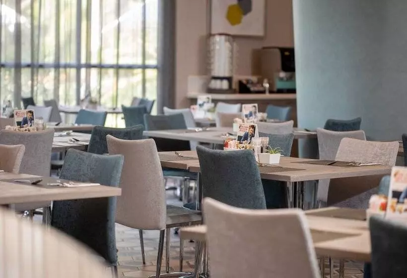 Отель Stayeasy Mbombela