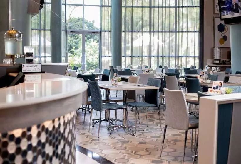 Отель Stayeasy Mbombela