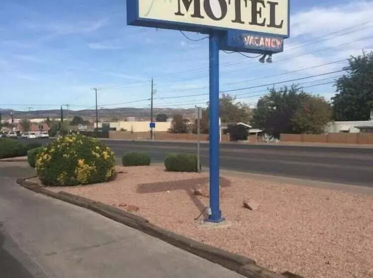 Little Daisy Motel