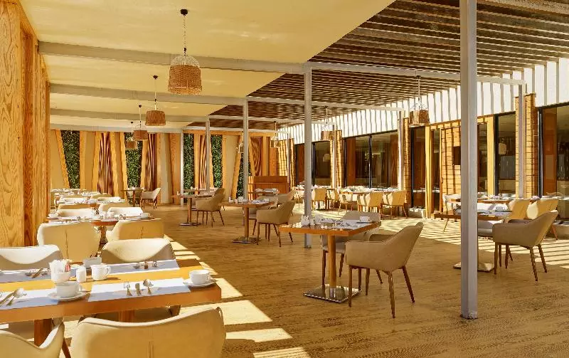 استراحتگاه Coral Sea Imperial Coral Sea Sensatori