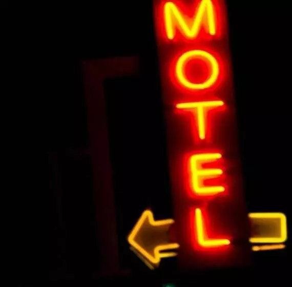 3 Sisters Motel