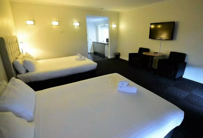 Caledonian Hotel Motel