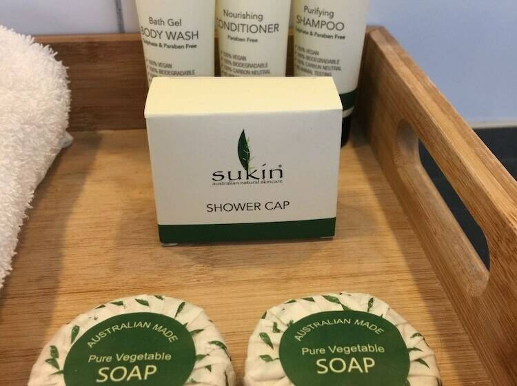 Caledonian Hotel Motel