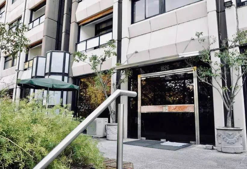 Golf Tower Suites & Apartments