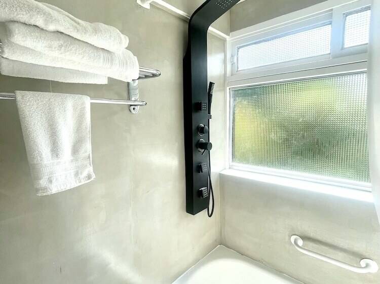 Golf Tower Suites & Apartments