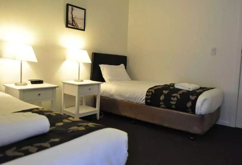 هتل Albury Burvale Motor Inn