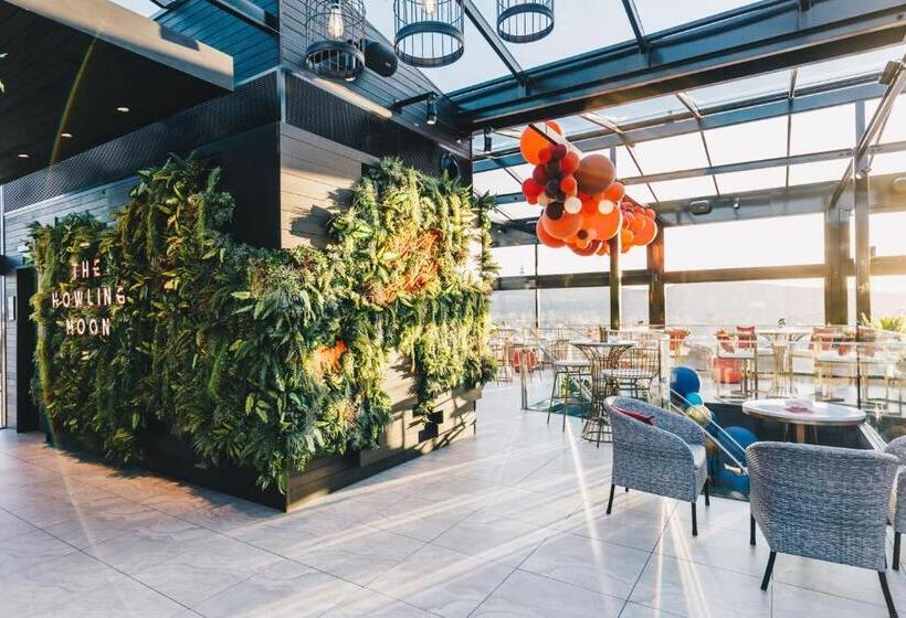 فندق Canberra Rex