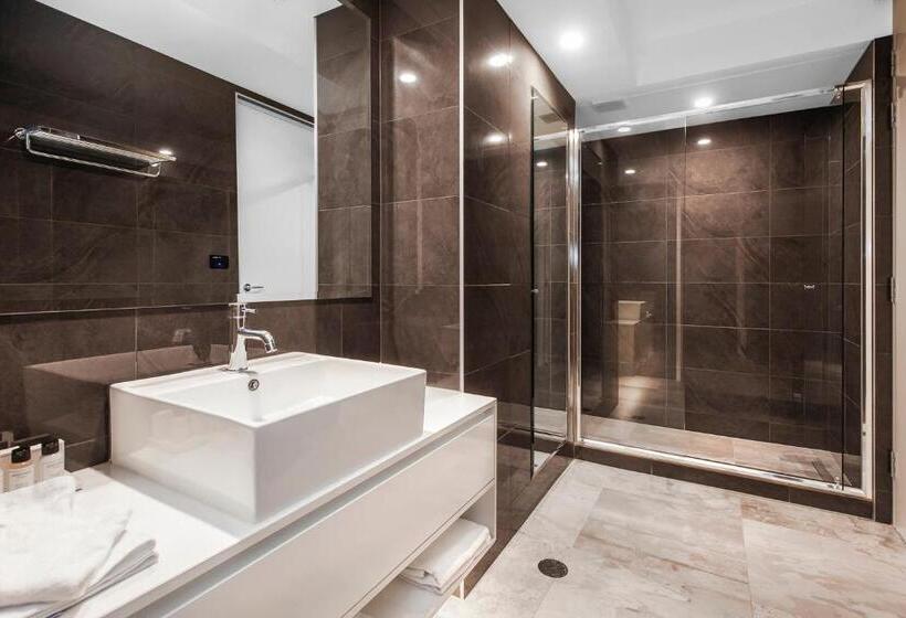 فندق Canberra Rex