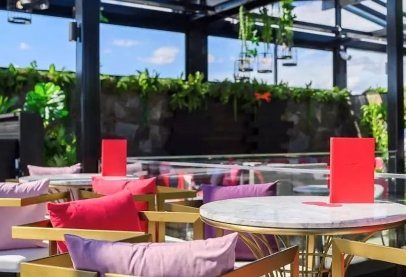 Szálloda Canberra Rex