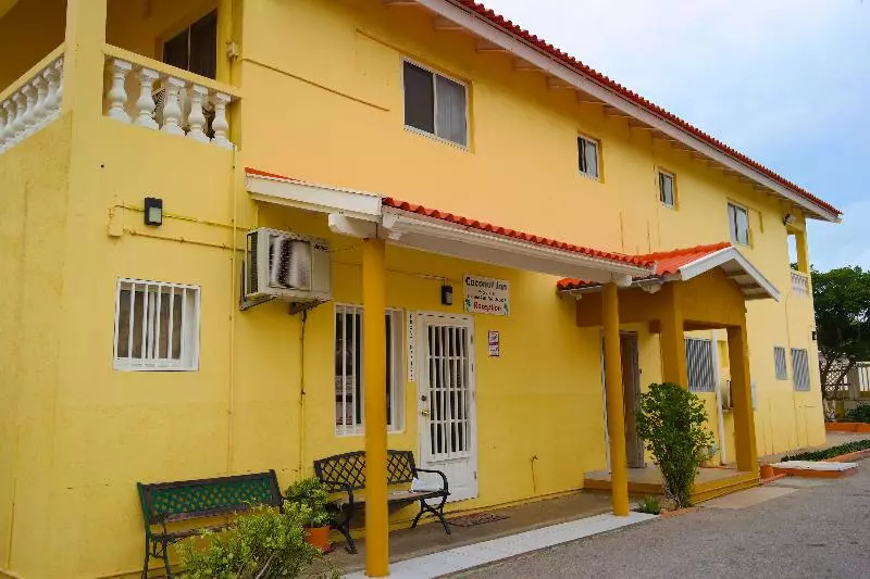 هتل Coconut Inn