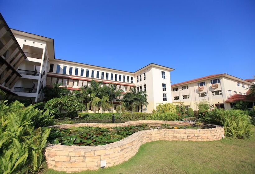 هتل Hulhule Island