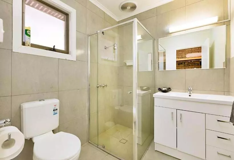 فندق Statesman Motor Inn