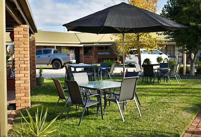 فندق Statesman Motor Inn