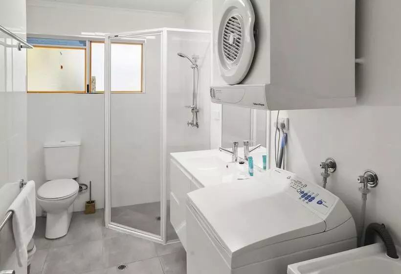 Agincourt Beachfront Apartments