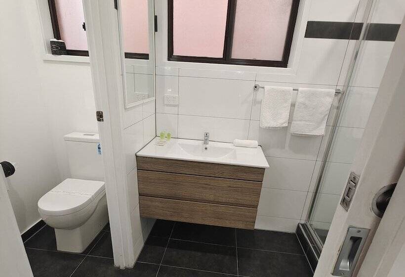 Coachman Motel And Holiday Units