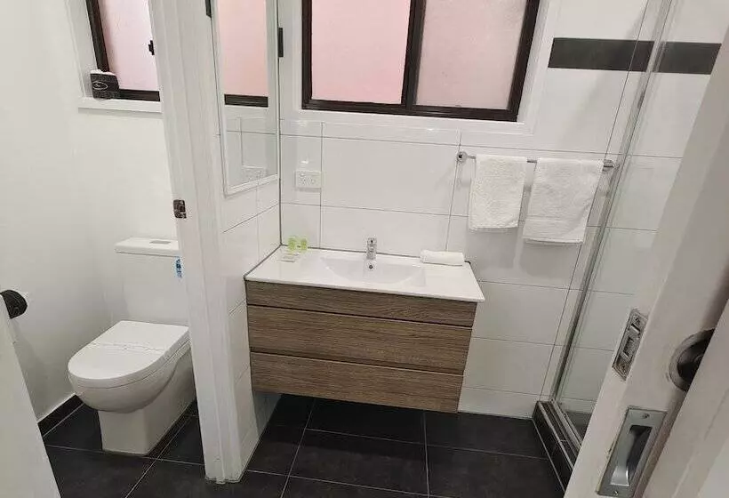 Coachman Motel And Holiday Units