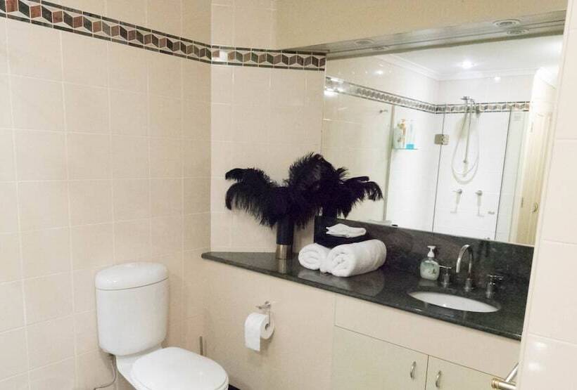 Darling Harbour Getaway