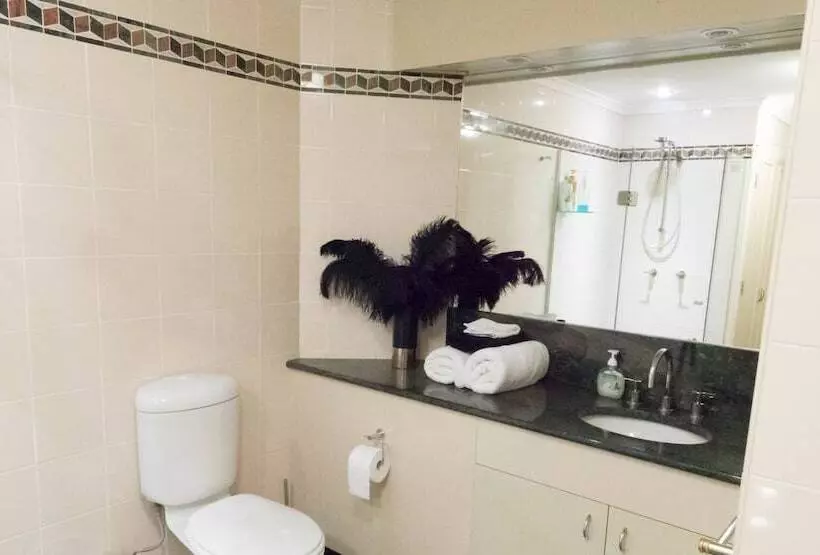 Darling Harbour Getaway