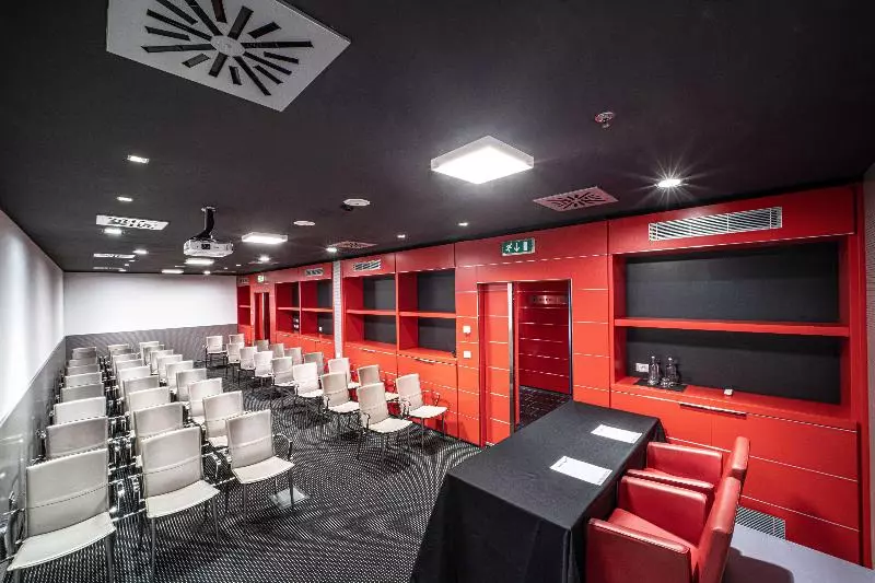 Hamilton Lakeside Motel