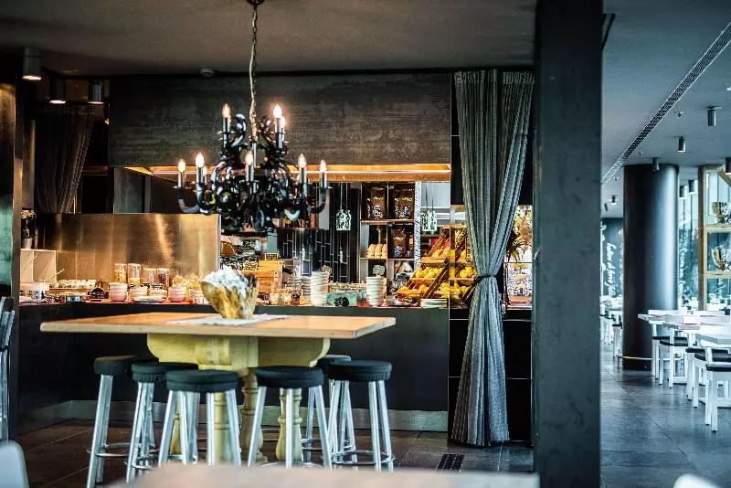 Hamilton Lakeside Motel