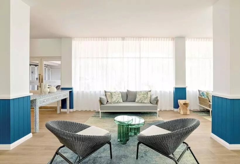 هتل Mercure Cairns