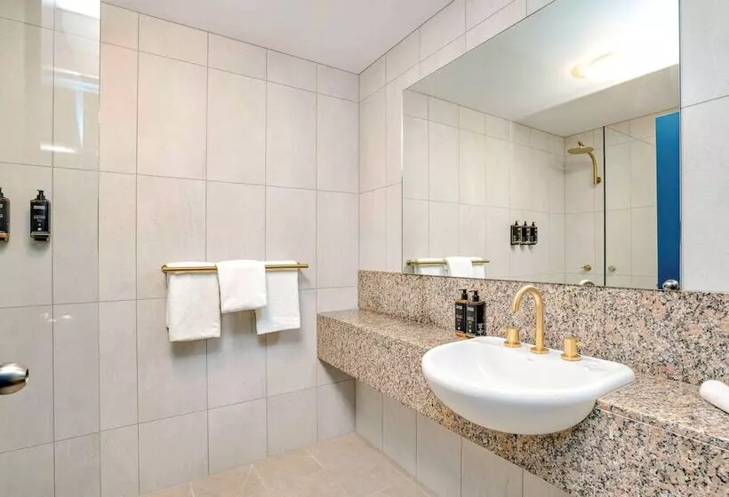 هتل Mercure Cairns