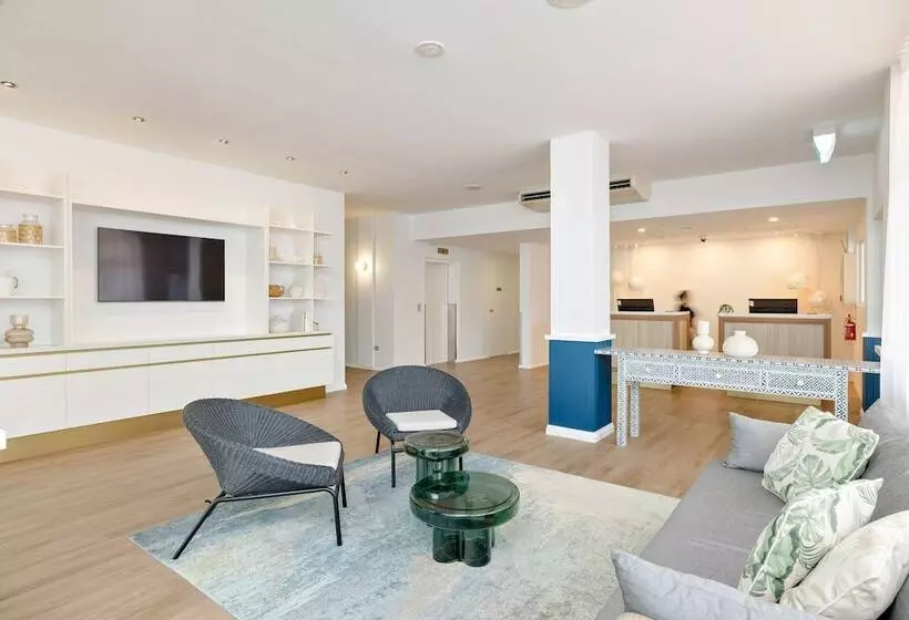 هتل Mercure Cairns