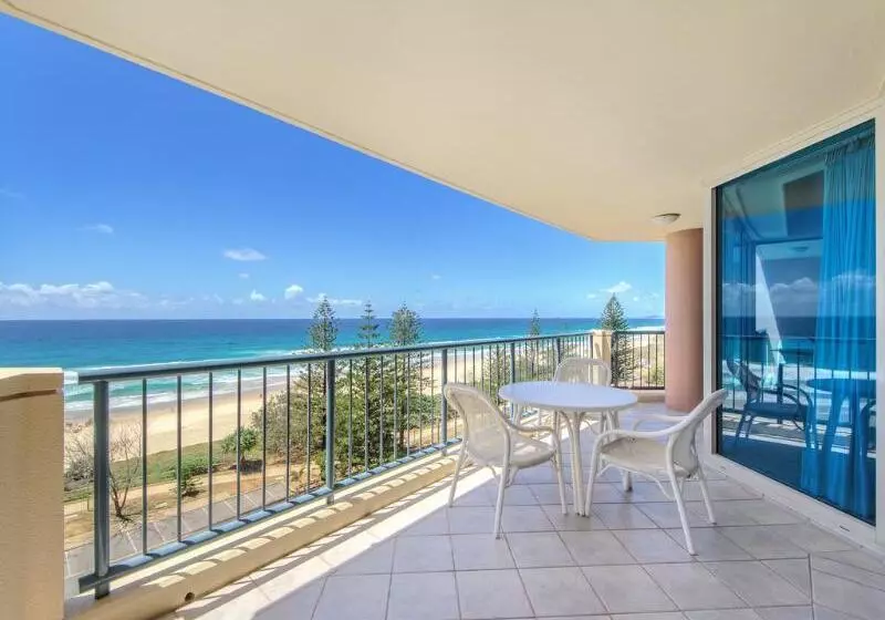 Отель Oceana On Broadbeach