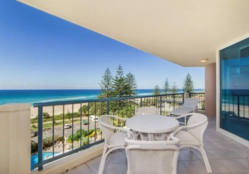 Отель Oceana On Broadbeach