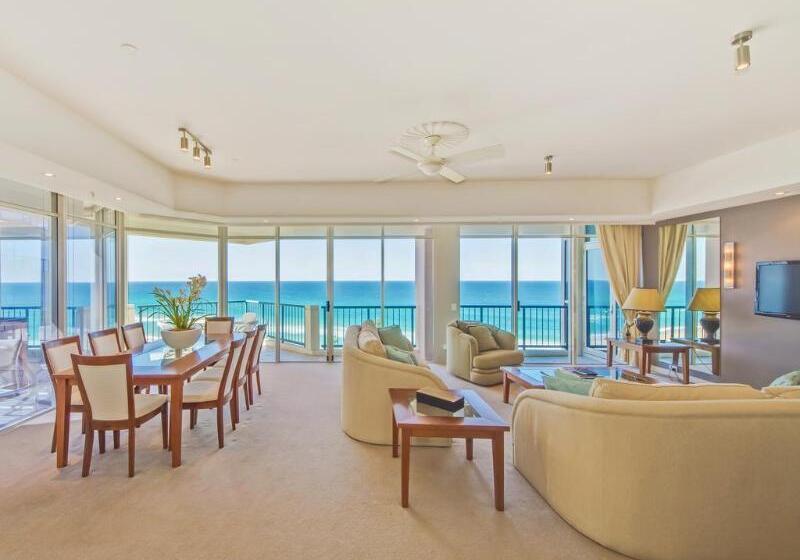 Hotel Oceana On Broadbeach