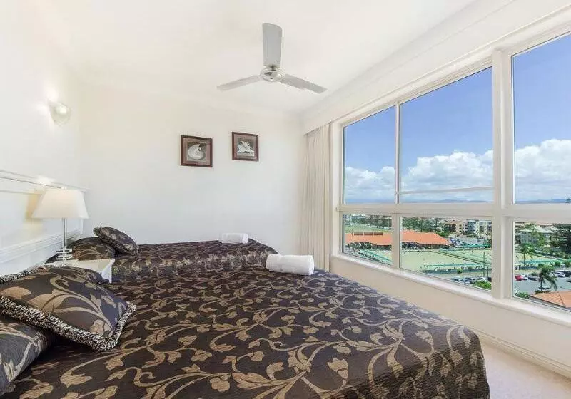 Отель Oceana On Broadbeach