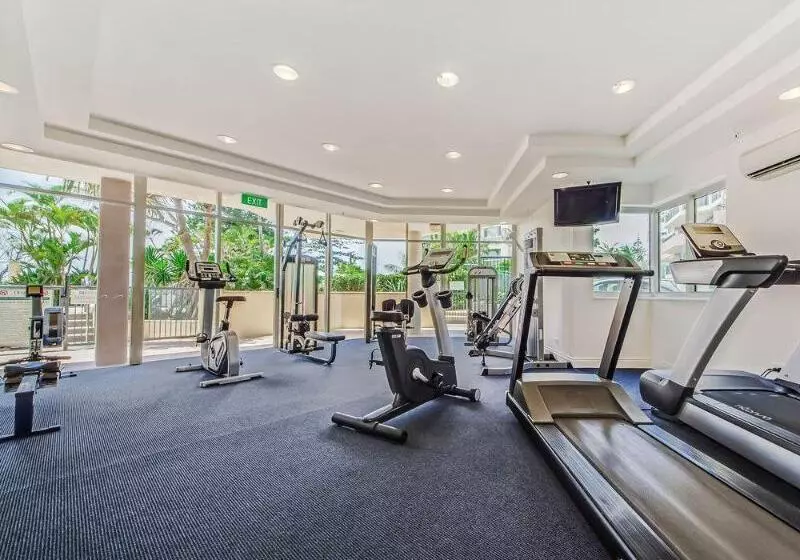 Отель Oceana On Broadbeach