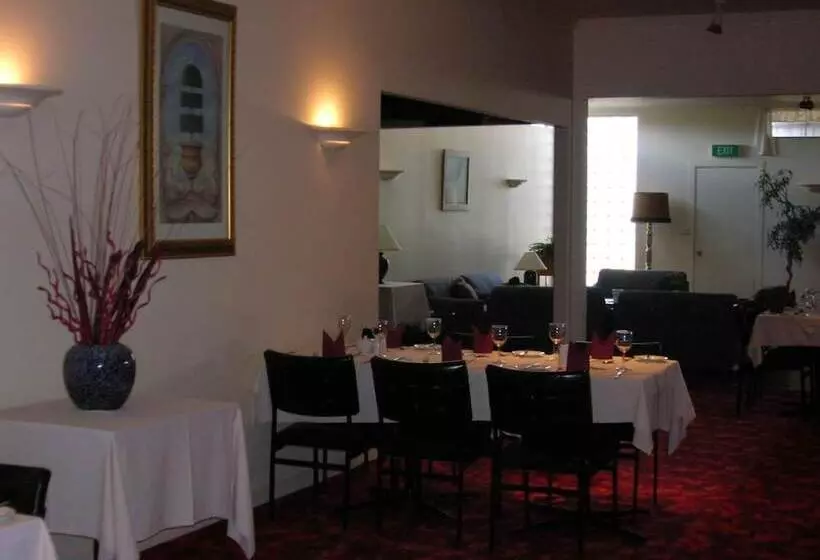 בית מלון כפרי Peninsula Motor Inn