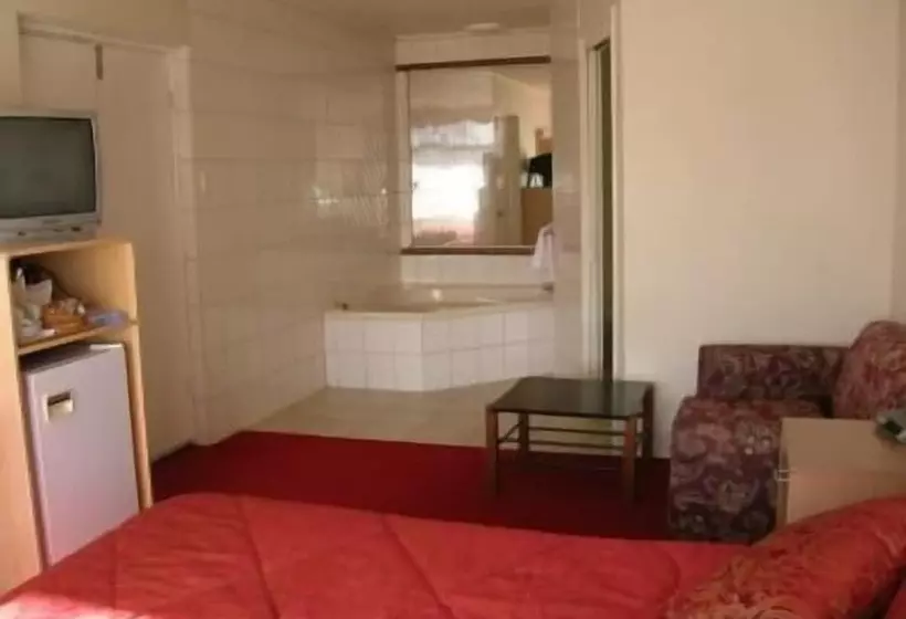 בית מלון כפרי Peninsula Motor Inn