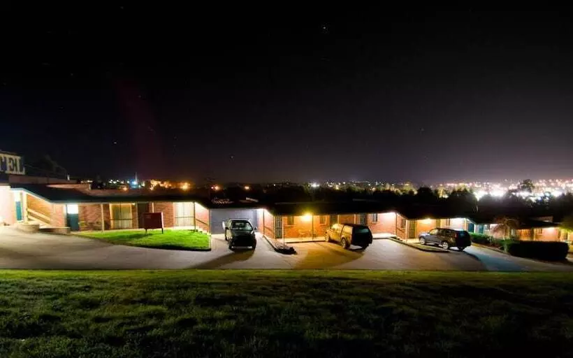 Отель Warragul Views Motor Inn