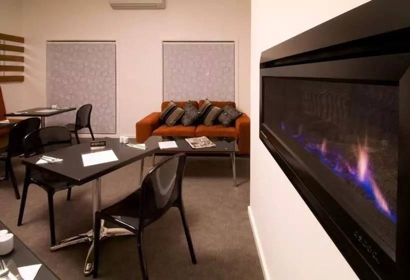 Отель Warragul Views Motor Inn