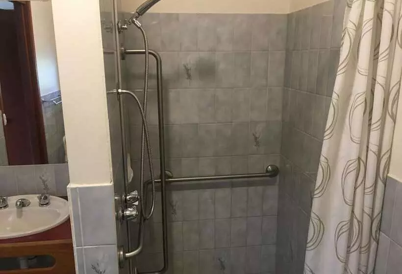 Отель Warragul Views Motor Inn