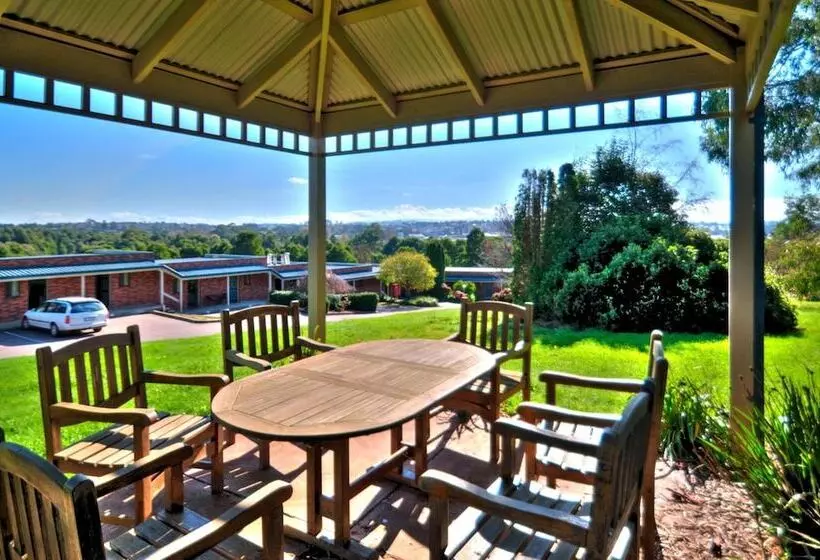 Отель Warragul Views Motor Inn