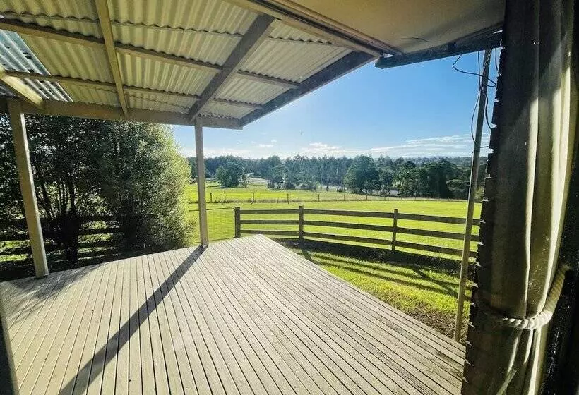 Отель Warragul Views Motor Inn