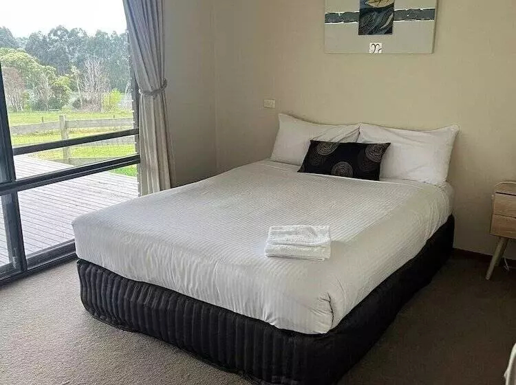 Отель Warragul Views Motor Inn