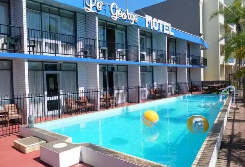 Le George Motel