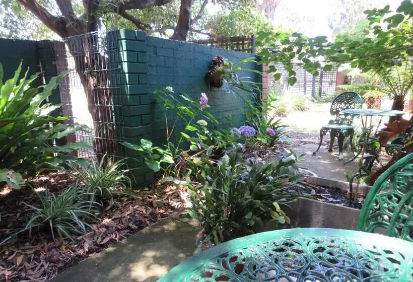 Motelli Lakes Entrance Waterfront Cottages With King Beds