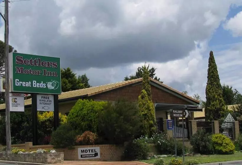 Отель Settlers Motor Inn
