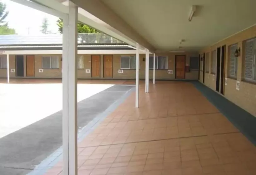 Отель Settlers Motor Inn