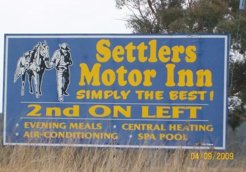 호텔 Settlers Motor Inn