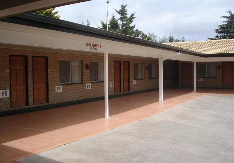 Отель Settlers Motor Inn