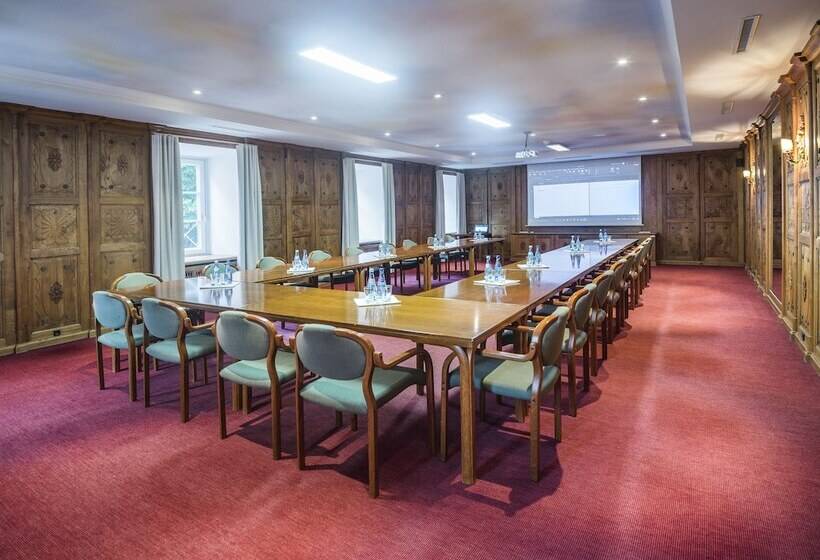 هتل Tiefenbrunner