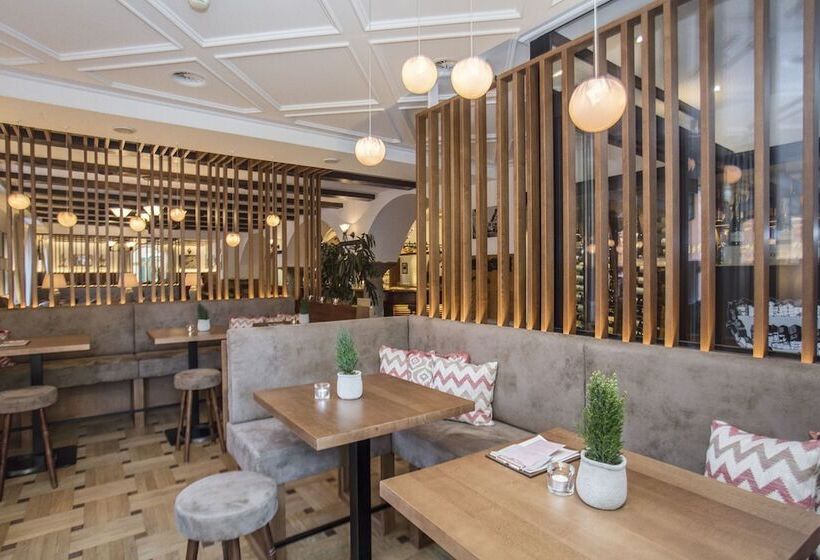 هتل Tiefenbrunner